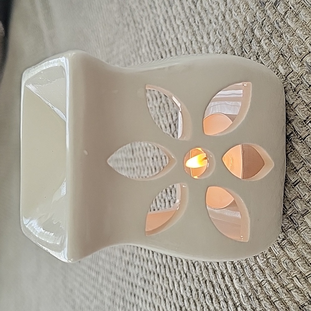 Ceramic Fragrance Oil or Wax Warmer